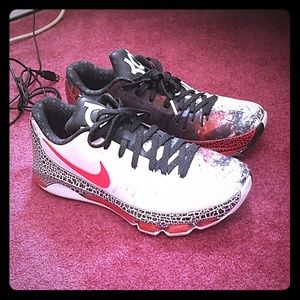 KD 8 "Christmas" shoes size 9.5